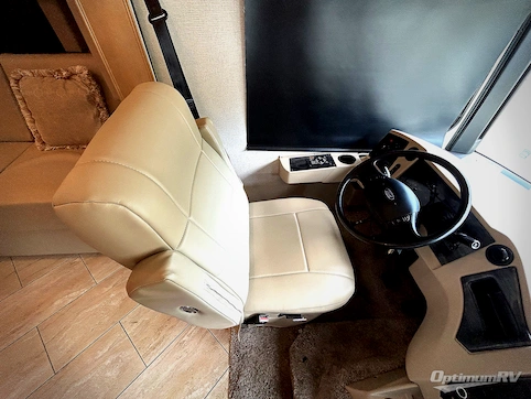 2019 Newmar Bay Star 3124 RV Photo 2