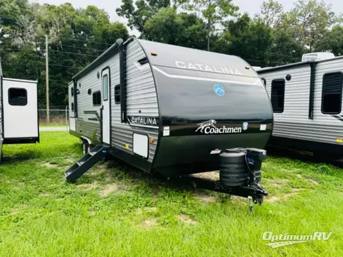 New 2024 Coachmen Catalina Legacy Edition 293QBCK Featured Photo
