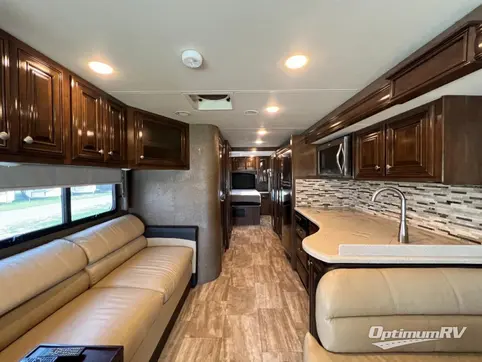 2017 Thor Palazzo 33.2 RV Photo 2