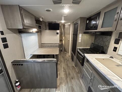 2019 Palomino Puma XLE Lite 20MBC RV Photo 2