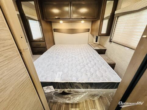 2021 Thor Four Winds 28Z RV Photo 4