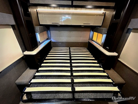 2017 Thor Compass 23TR RV Photo 4