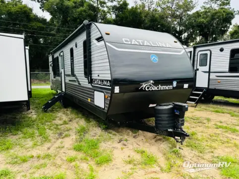 New 2024 Coachmen Catalina Legacy Edition 303RKDS Featured Photo