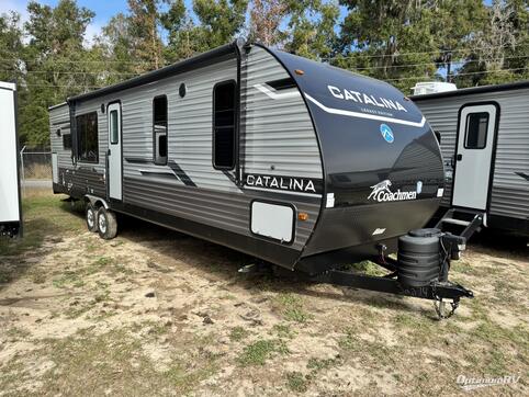 New 2024 Coachmen Catalina Legacy Edition 303RKDS Featured Photo