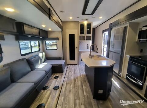 2022 Highland Ridge Roamer RF364BHS RV Photo 2