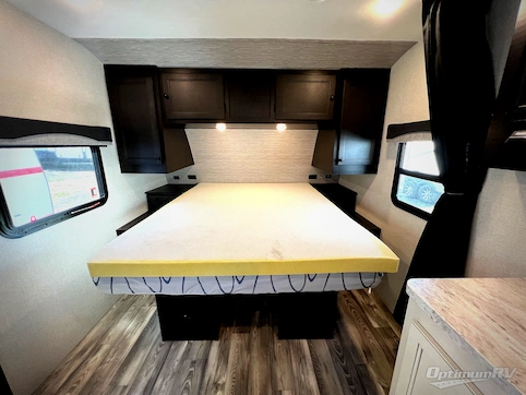 2022 Highland Ridge Range Lite RL212FB RV Photo 4