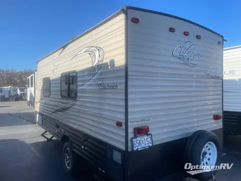 2017 Coachmen Clipper Ultra-Lite 17FQ RV Photo 2