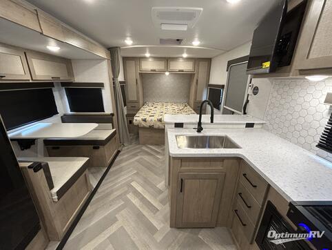 2025 Ember E-Series 22ETS RV Photo 3