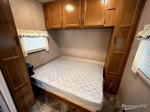 2025 HL Enterprise Hy-Line 38 Premier RV Photo 3