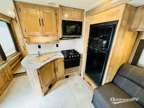 2021 Coachmen Leprechaun 317SA RV Photo 4