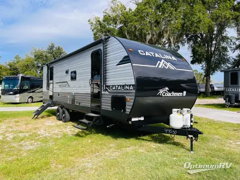 New 2025 Coachmen Catalina Summit Series 8 271DBS Featured Photo