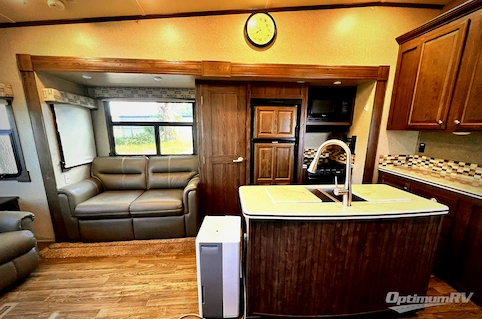 2019 Forest River Flagstaff Super Lite 528IKWS RV Photo 3