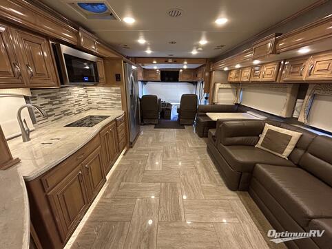 2018 Thor Venetian G36 RV Photo 2