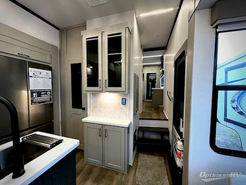 2025 Palomino Columbus 376DS RV Photo 3