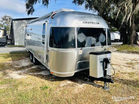 Used 2020 Airstream International Signature 25FB Twin Featured Photo