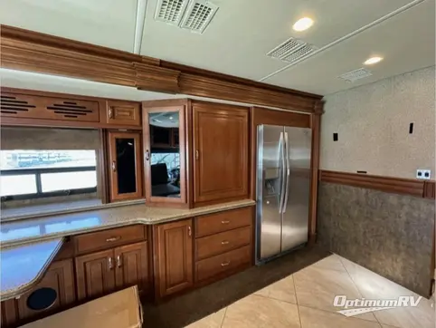 2015 Fleetwood Discovery 40E RV Photo 2
