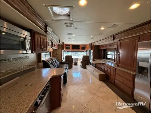 2015 Fleetwood Discovery 40E RV Photo 4