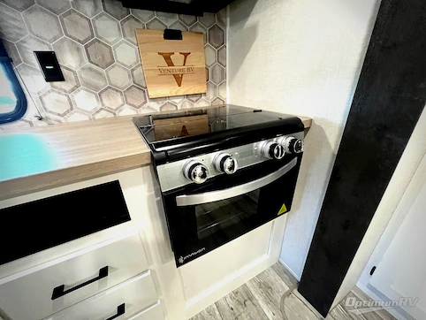 2025 Venture Sienna SA231VRK RV Photo 3