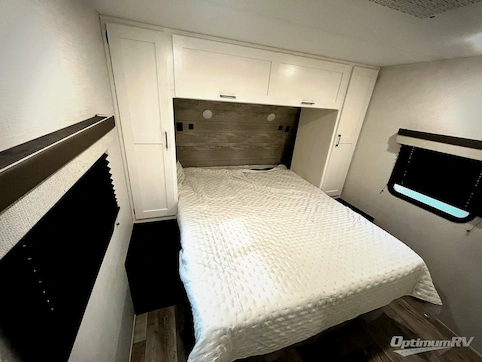 2025 Venture Sienna SA271VBH RV Photo 3