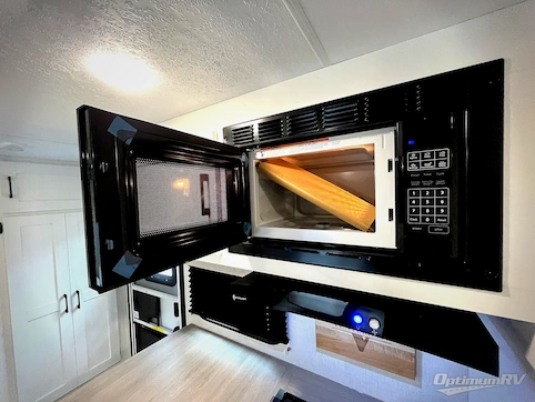 2025 Venture Sienna SA281VQB RV Photo 3