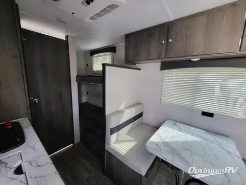 2021 Coachmen Clipper Ultra-Lite 17BH RV Photo 2