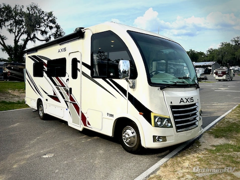 Used 2023 Thor Axis 24.3 Featured Photo
