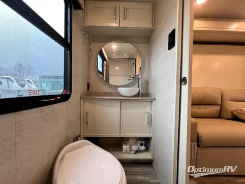 2022 Tiffin Wayfarer 25 RW RV Photo 4