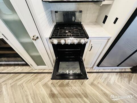 2020 Dutchmen Astoria PLATINUM 3173RLP RV Photo 3