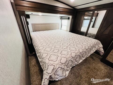 2020 Dutchmen Astoria PLATINUM 3173RLP RV Photo 4