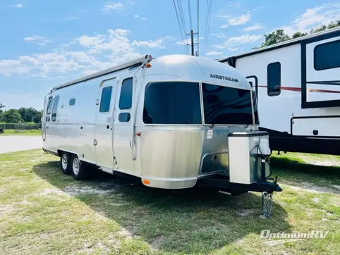 Used 2019 Airstream Flying Cloud 26RB Featured Photo