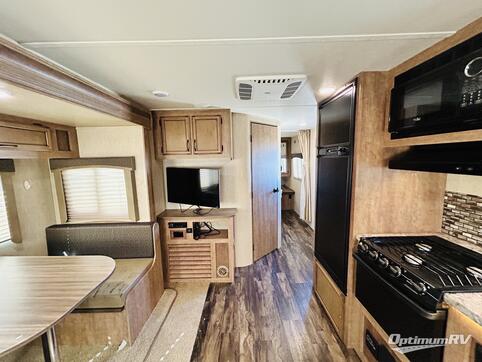 2017 Starcraft Launch Ultra Lite 24RLS RV Photo 2