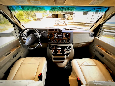 2017 Thor Quantum LF31 RV Photo 2