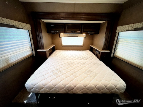2017 Thor Axis 25.2 RV Photo 4