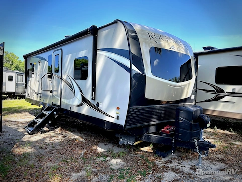 Used 2021 Forest River Rockwood Ultra Lite 2613BS Featured Photo