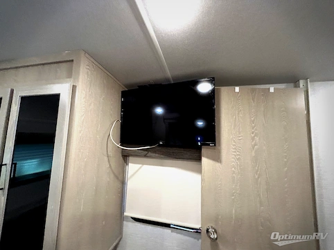 2021 Forest River Rockwood Ultra Lite 2613BS RV Photo 3