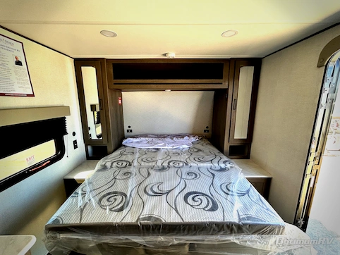 2025 Grand Design Transcend One 151RB RV Photo 3