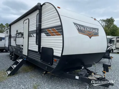 Used 2022 Forest River Wildwood 31KQBTS Featured Photo