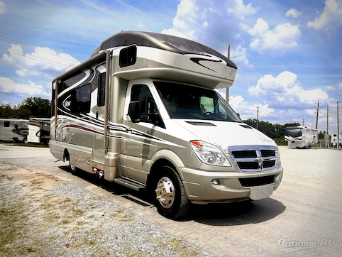 Used 2009 Winnebago View 24H Featured Photo