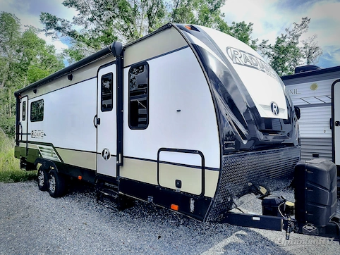 Used 2019 Cruiser Radiance Ultra Lite 25RK Featured Photo
