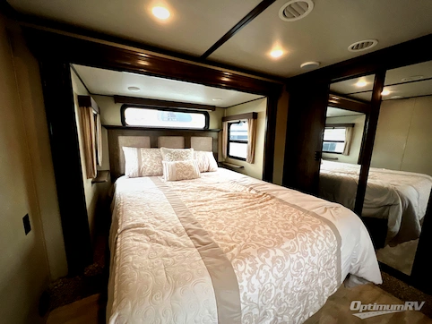 2018 Grand Design Solitude 310GK RV Photo 4