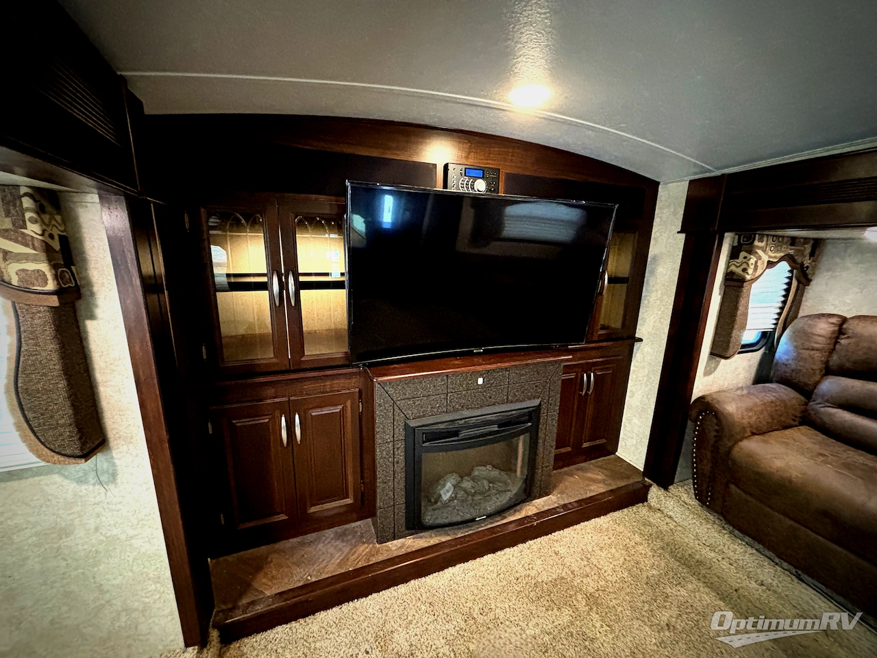 2014 Keystone Mountaineer 375FLF Photo 8