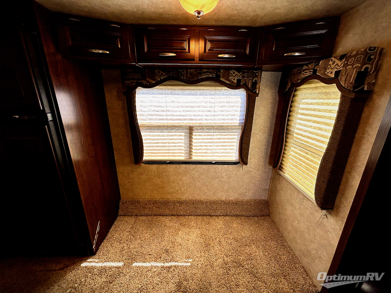 2014 Keystone Mountaineer 375FLF Photo 10