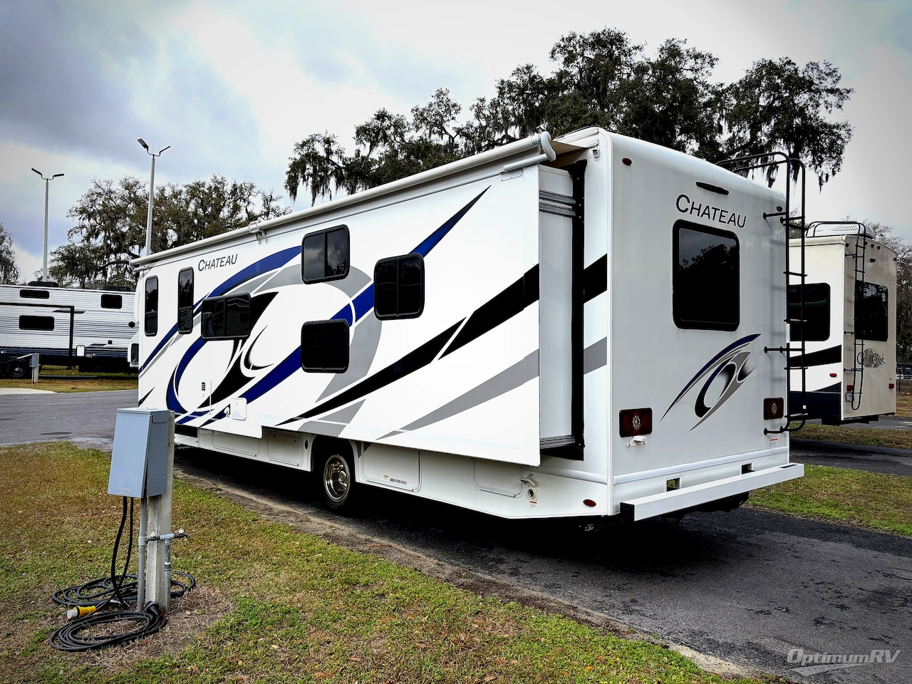 2023 Thor Chateau 31EV Photo 3