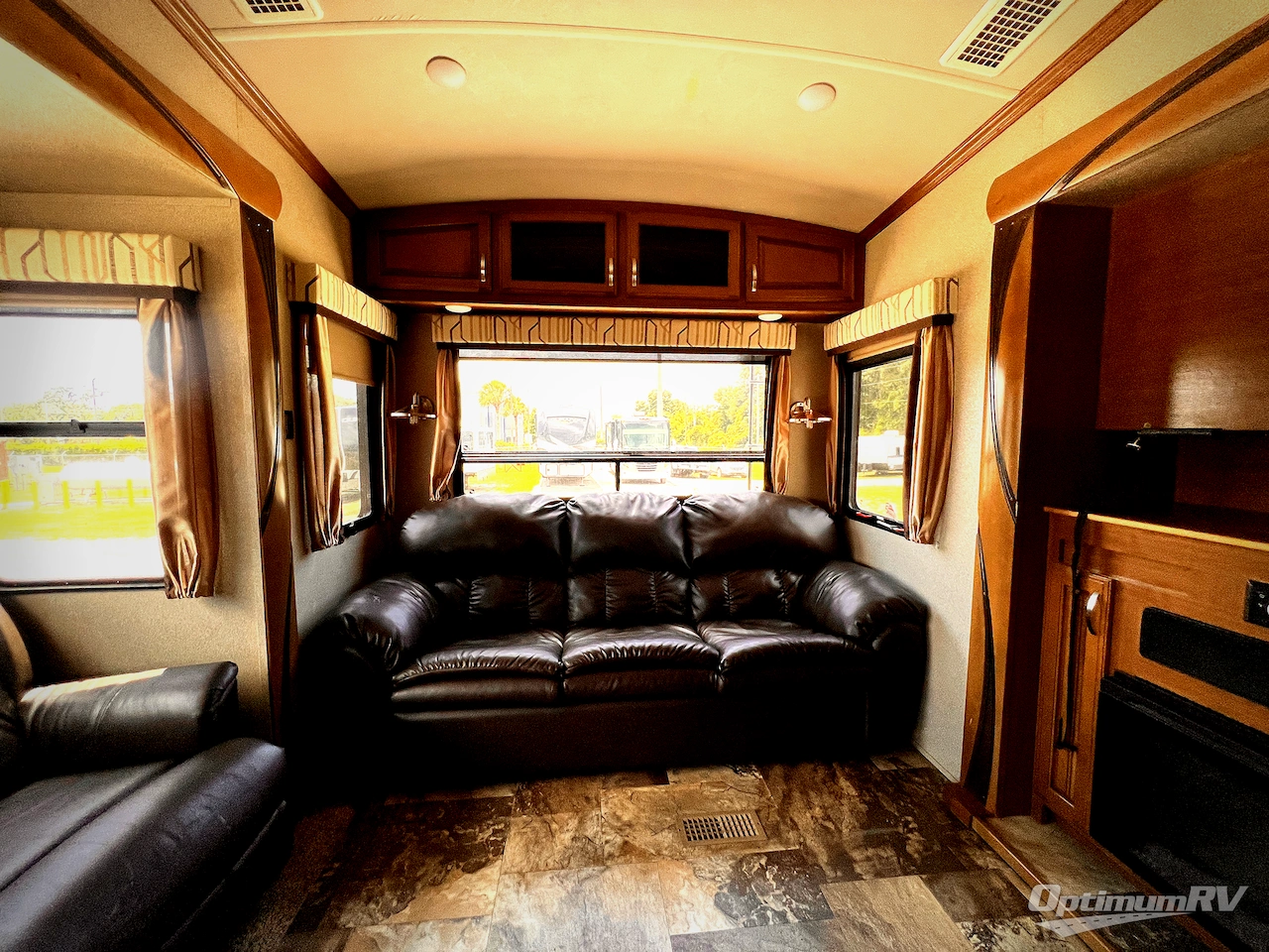 2018 Forest River Cedar Creek Hathaway Edition 34RL2 Photo 6