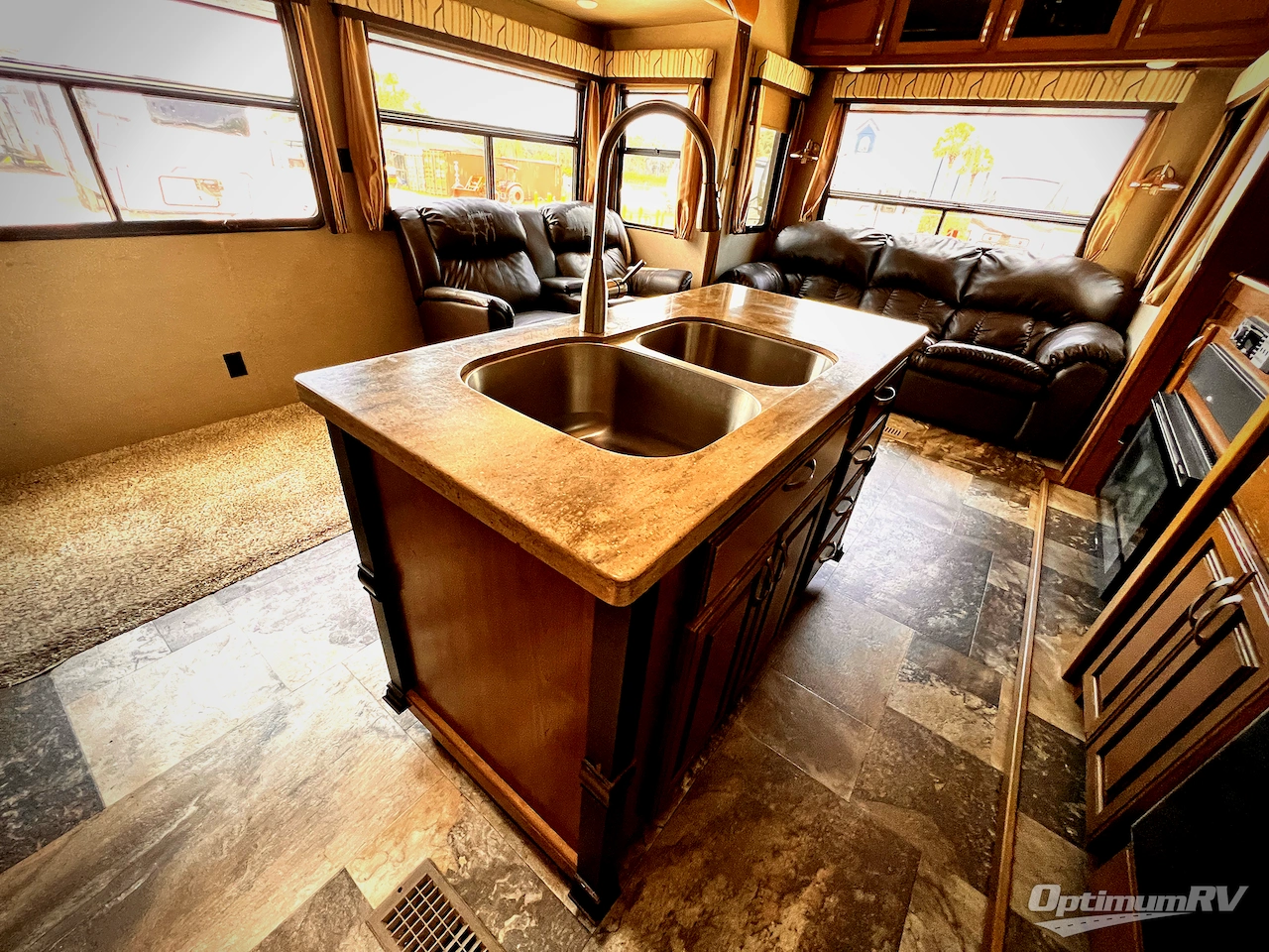 2018 Forest River Cedar Creek Hathaway Edition 34RL2 Photo 10