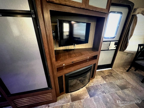 2017 Keystone Sprinter 269FWRLS RV Photo 2