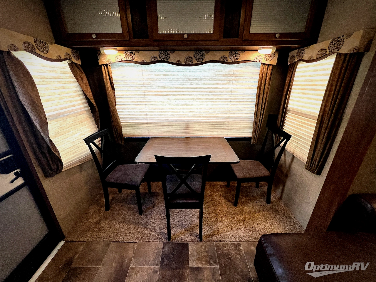2017 Keystone Sprinter 269FWRLS Photo 5