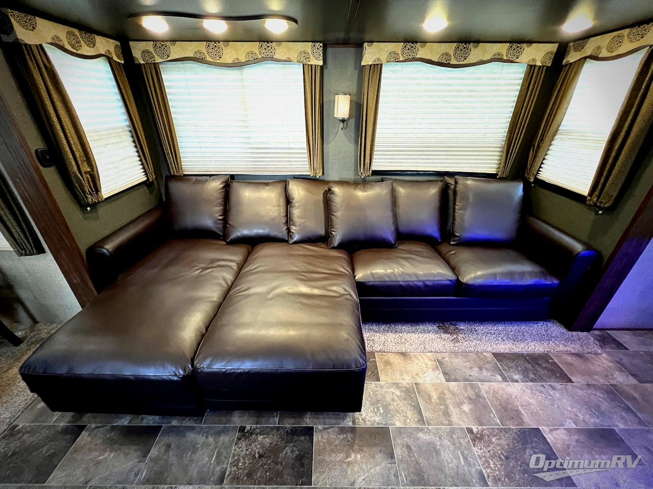 2017 Keystone Sprinter 269FWRLS Photo 6