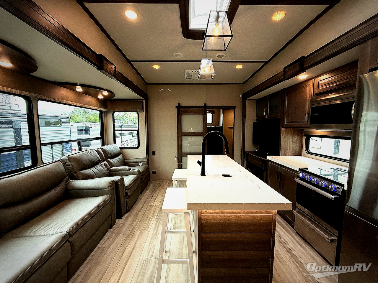 2022 Grand Design Solitude S-Class 3740BH Photo 2