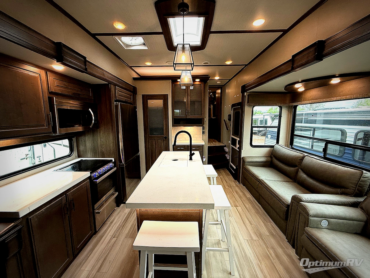 2022 Grand Design Solitude S-Class 3740BH Photo 3